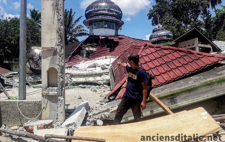 แผ่นดินไหว ที่เกาะสุมาตรา ของอินโดนีเซีย