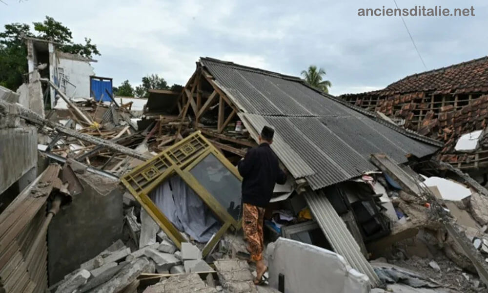 ผู้รอดชีวิตจากแผ่นดินไหว อินโดนีเซียร้องขอเสบียง